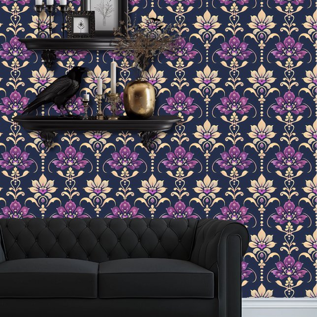 Papier Peint Whimsigoth Purple et Gold Floral (Whimsigoth Purple & Beige Damask wallpaper behind a black couch.)