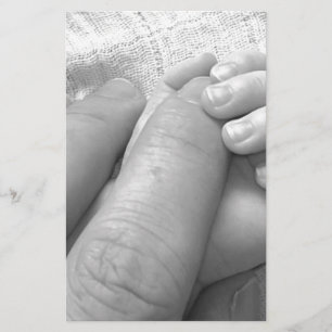 Papier Prise de mains de doigts de main de bébé