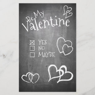 Papier Soyez ma Saint Valentin sur un tableau à craie
