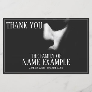 Papier Un visage endormi à mi-ombre