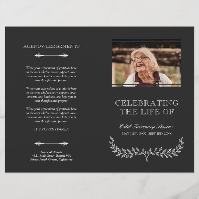 Papier White Wreath Celebration of Life Funeral Program (Devant)