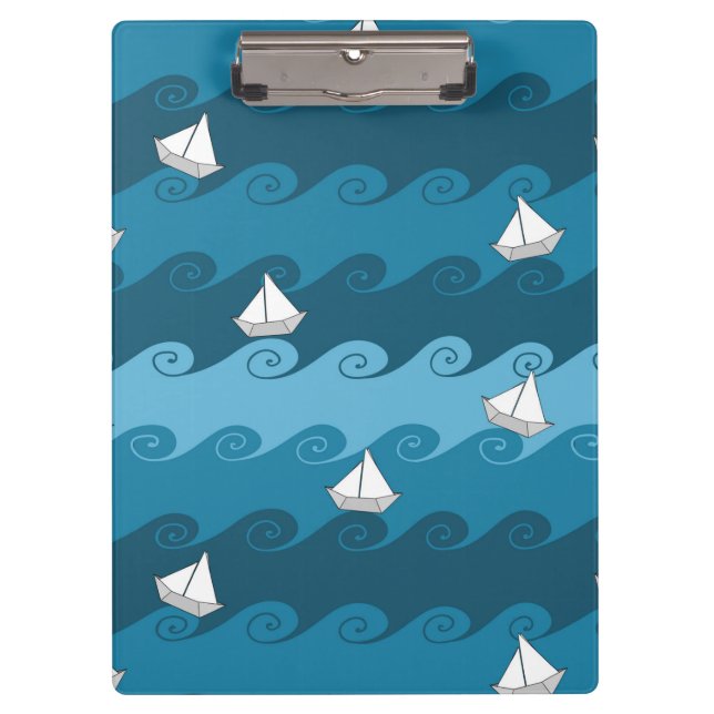 Papierboot-Muster Klemmbrett (Vorderseite)