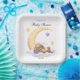 Papierplatte mit einem niedlichen Schlafplüsch. Pappteller