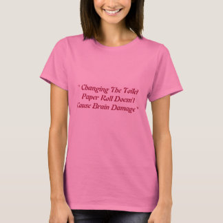 Papierrollen der Toilette wechseln ins Shirt