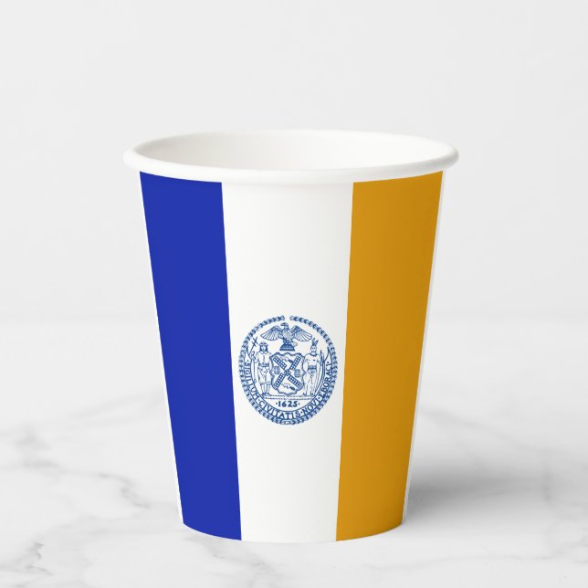 Papiertücher unter der Flagge von New York Pappbecher (Vorderseite)