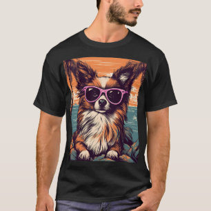 Papillon mit Sonnenbrille am Strand T-Shirt