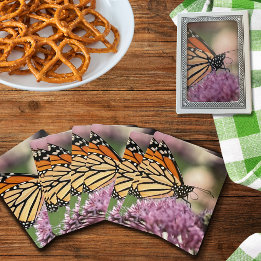Papillon Monarque sur les cartes de jeu Fleur sauv