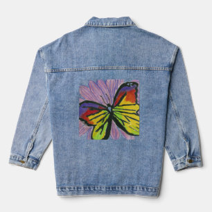 Papillon sur une main de fleurs dessinée