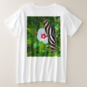 Papillon zébrée sur un T-shirt rouge Hibiscus