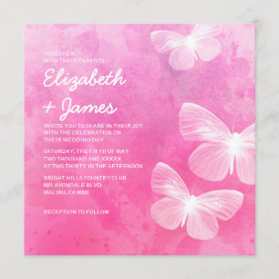 Papillons mignons épousant des invitations