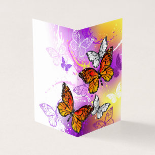Papillons Monarque sur Arrière - plan pourpre