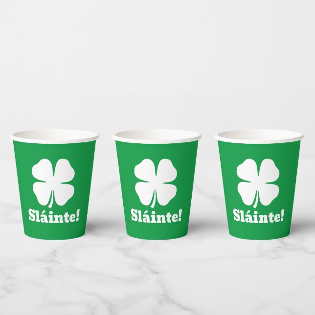 Pappbecher mit grünem Glück für den St. Patrick's  (Multi)