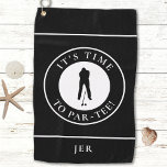 Par T-Shirt Golfer Funny Spaß Monogram Black für i Golfhandtuch<br><div class="desc">Die Silhouette ist männlich, im klassischen schwarzen Set mit weißem, weißem, weißem, weißem, weißem Schriftart mit "It's Time To Par T-Shirt!". Außerdem finden Sie eine moderne Vorlage für einen mit Monogramm Namen, Initialen oder benutzerdefinierten Text. Der Hintergrund ist schwarz. Wenn Sie Fragen zu diesem oder einem meiner Designs haben, wenden...</div>