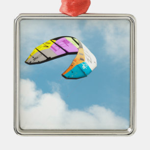 PARAGLIERUNG SILBERNES ORNAMENT