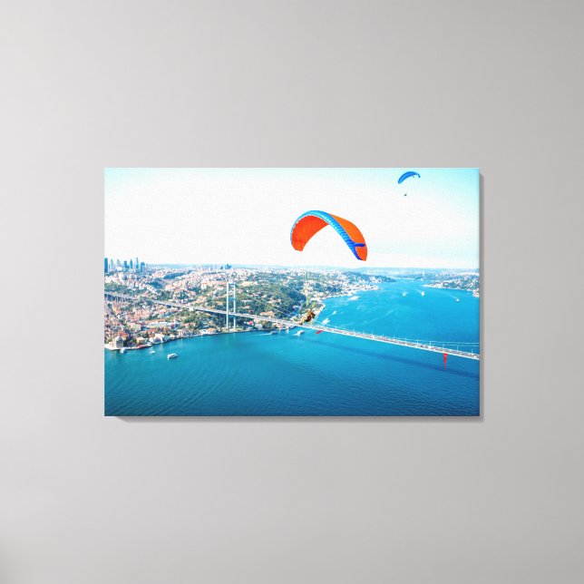 Paramotorpiloten, die über den Bosporus fliegen Leinwanddruck (Vorderseite)