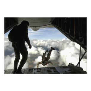 Parareskuemen springen aus der Rückseite einer C-1 Fotodruck