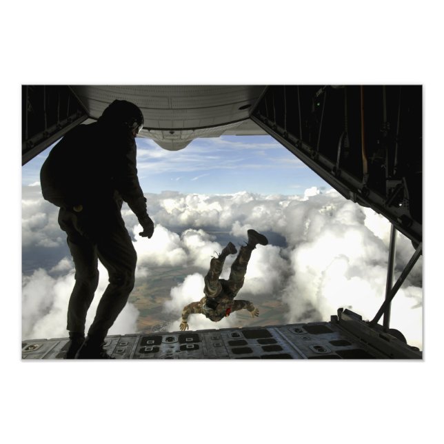 Parareskuemen springen aus der Rückseite einer C-1 Fotodruck (Vorne)