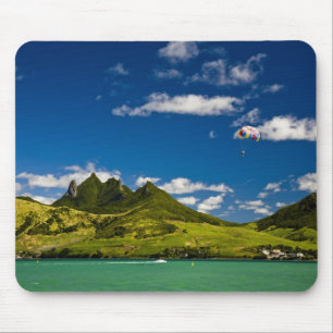 Parasailing im Blick auf den beeindruckenden Löwen Mousepad