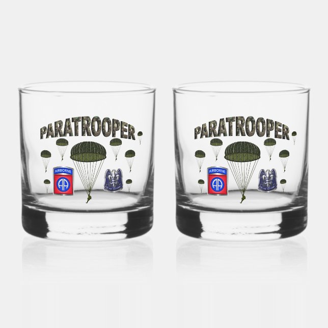 Paratrooper, 82. Im Flugzeug Whiskyglas (Vorderseite)