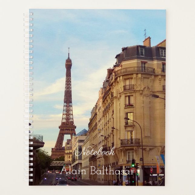 Paris. France. Tour Eiffel (Devant)