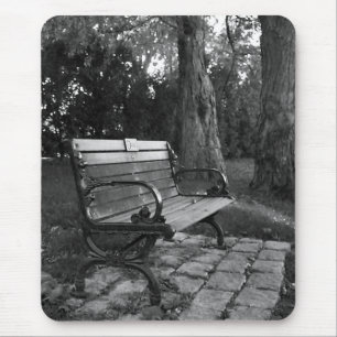 Park-Bank in Schwarzweiss Mousepad
