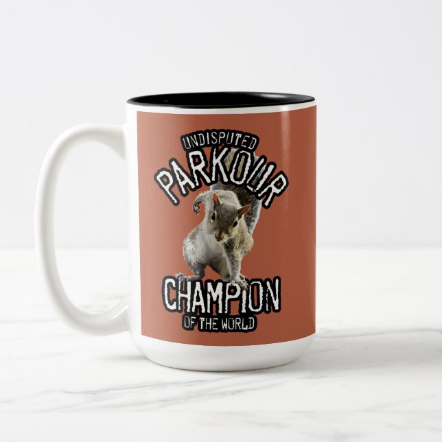 Parkour-Eichhörnchen - lustiges Freeruning Zweifarbige Tasse (Links)