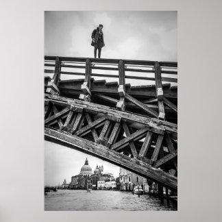 Parkour-Sportstand auf Brücke in Venedig Poster