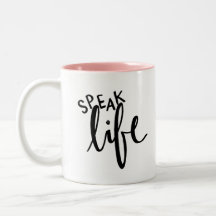Parlez la tasse de la vie par des faveurs