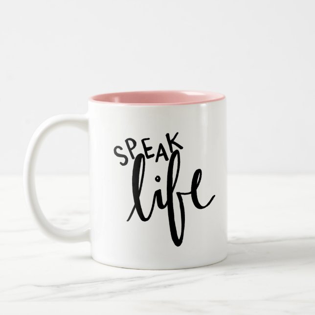 Parlez la tasse de la vie par des faveurs (Gauche)