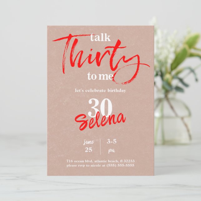 Parlez trente à moi 30e carte d'invitation anniver (Debout devant)