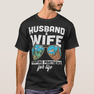 Partner für das Camping von Ehemann und Ehefrau T-Shirt