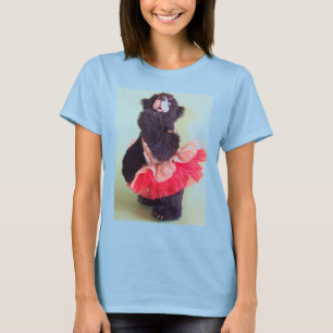 Party-Mädchen Maria Collin im Rot T-Shirt