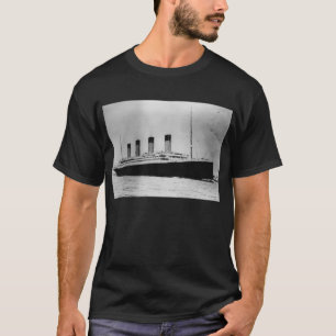 Passagier-Zwischenlagen-Dampfer Effektivwert T-Shirt
