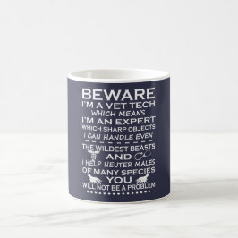 Passen Sie mich sind eine Tierarzt-Technologie auf Kaffeetasse