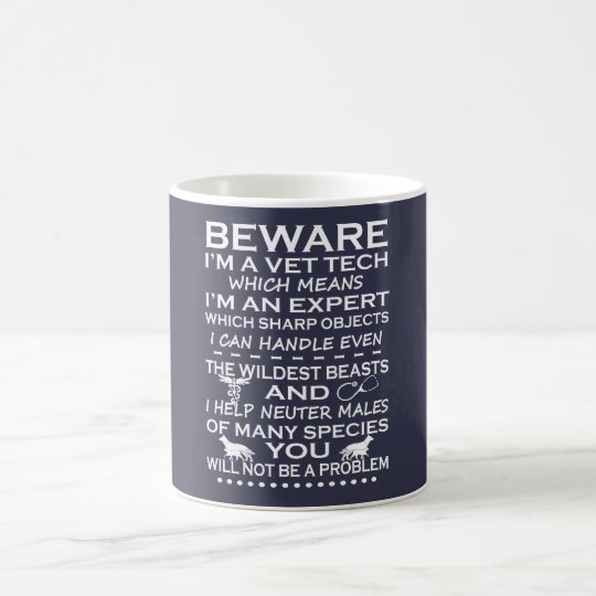 Passen Sie mich sind eine Tierarzt-Technologie auf Kaffeetasse