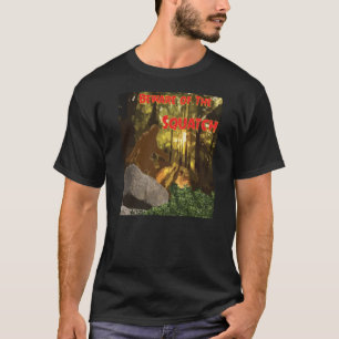 Passen Sie vom Squatch auf T-Shirt