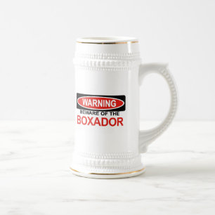 Passen Sie von Boxador auf Bierglas