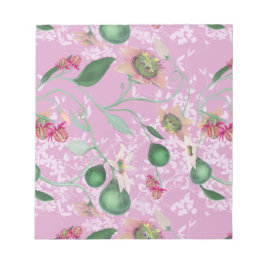 Passionfrucht und Wildblume im Lila Notizblock