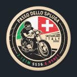 Passo Dello Spluga Italien Schweiz Motorrad Magnet<br><div class="desc">Passo Dello Spluga in einem Vintagen Stilemblem. Es ist ein berühmter Bergpass an der Grenze zwischen der Schweiz und Italien.</div>