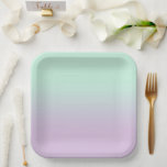 Pastel ästhetische Minze und Lilac Gradient Ombre Pappteller<br><div class="desc">Dreamer zarter Farbverlauf ombre Design in pastellfarbenen ästhetischen Licht magische Minze Farbe und leichte lila violette lila Farbe. Farbübergang mit weichem Farbverlauf. Mint Gradienten Wohngestaltung,  Minze Gradienten ombre Wohngestaltung Design.</div>