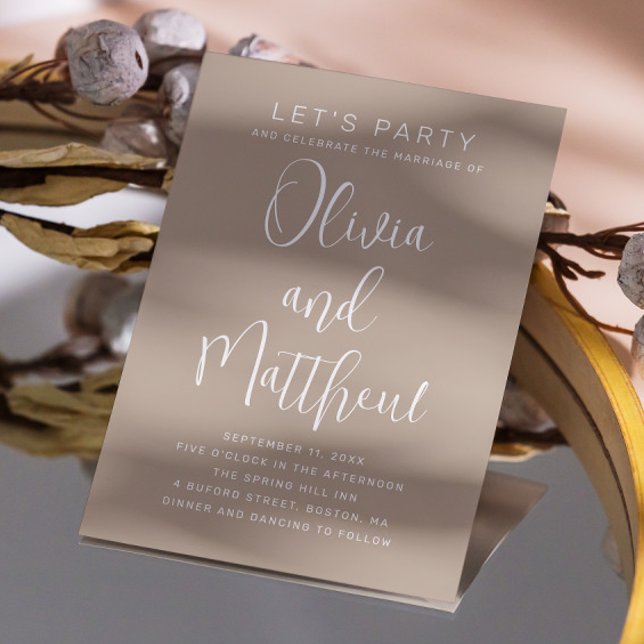 Pastel blass taupe typografie Skript Hochzeit + QR Einladung (Von Creator hochgeladen)