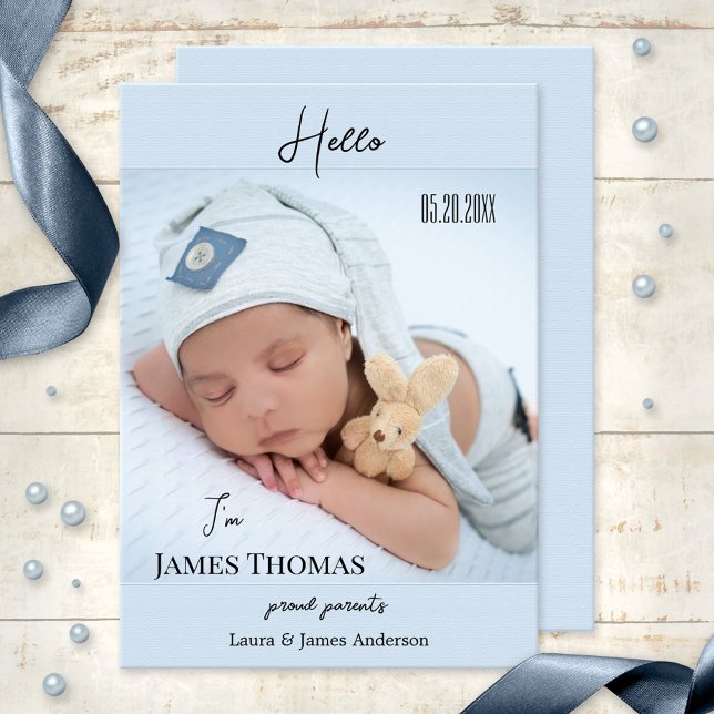 Pastel Blue Baby Boy Foto Geburtserklärung Ankündigung (Simple elegant baby boy birth announcement card featuring a photo of your baby on pastel blue)