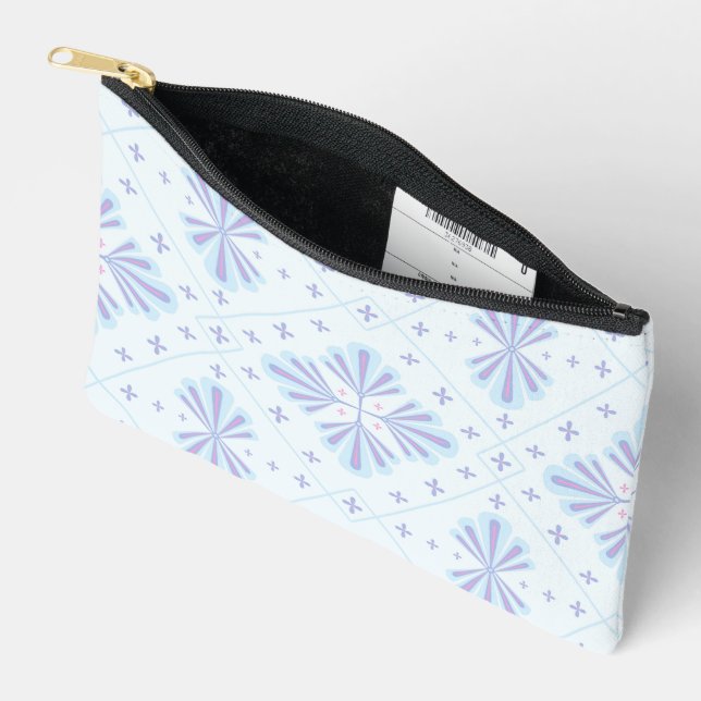 Pastel Blue Geometric Floral Repeat Pattern  Zubehörtasche (Offen)