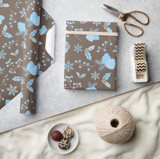 Pastel Blue Mistletoe Snowflakes Geschenkpapier (Kunsthandwerk)