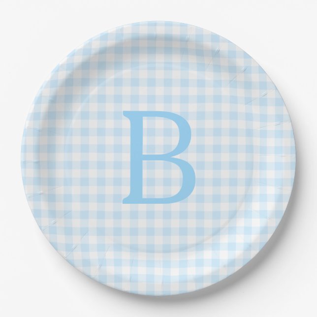 Pastel Blue und White Gingham Monogram Pappteller (Vorderseite)