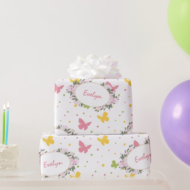 Pastel Butterfly Muster mit Blume und Namen Geschenkpapier (Partygeschenke)