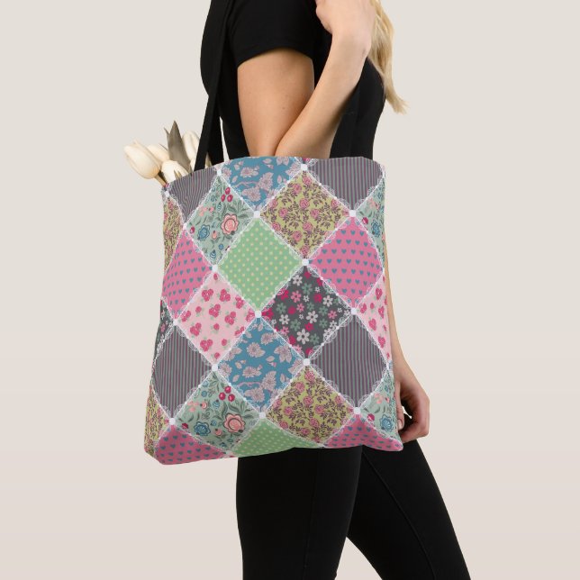 Pastel Floral Quilt Square Tasche (Von Nahem)