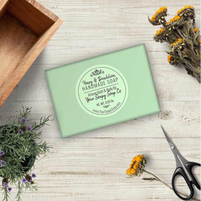 Pastel Green Hand Lettered Typografy Soap Runder Aufkleber (Von Creator hochgeladen)