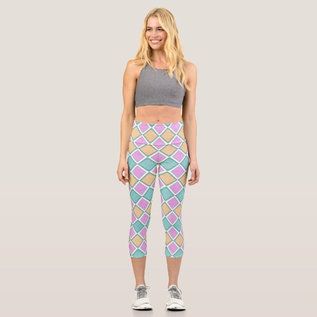  Pastel Harlequin Prism Small Diamond Pattern Capri Leggings (Vorderseite)