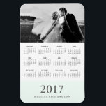Pastel Mint Strip | Eleganter Foto - Kalender 2017 Magnet<br><div class="desc">Dieser stilvolle und moderne Kalender-Magnet zeichnet sich durch einen Streifen pastellfarbenen Minzgrün am unteren Ende aus,  wobei Ihr persönliches Foto oben steht. Fügen Sie Ihren Namen mit der Vorlage,  um es zu Ihrem eigenen zu machen.</div>